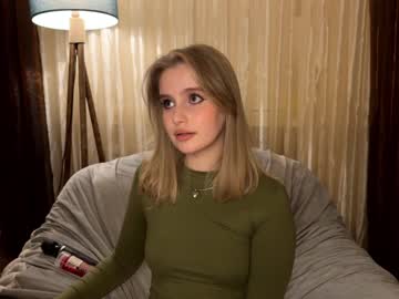 girl
        cute_siberian_girl cam image #3989421