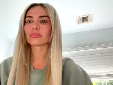 girl
        shiasnow cam image #6275353