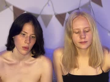 couple
        lisalewi cam image #4781056