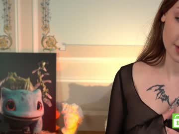 girl
        ella_knockers_xl cam image #2374125