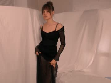 girl
        ririazeliaa cam image #5161044
