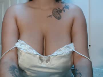 girl
        ashiika cam image #5886332
