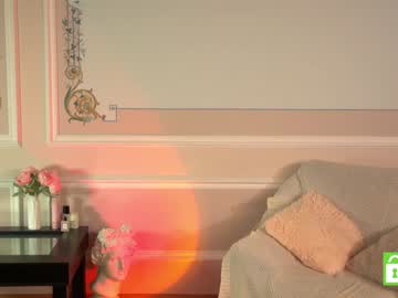 girl
        ella_knockers_xl cam image #3106808
