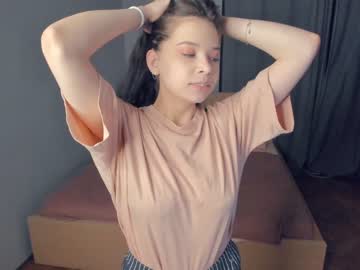 girl
        cherry_tery cam image #1448000