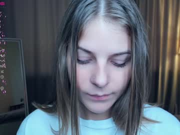 girl
        erline_may cam image #4095388