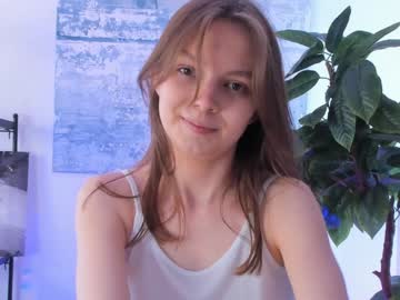 girl
        millamorni cam image #1860903