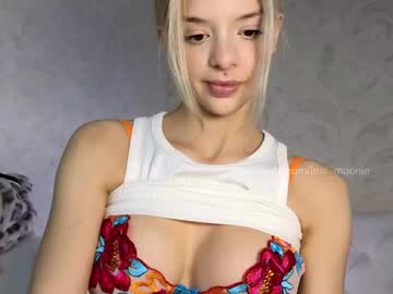 girl
        lesi_moonie cam image #4665205