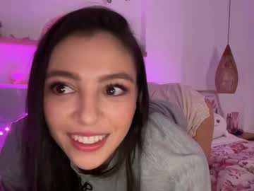 girl
        keirasworld cam image #6844740