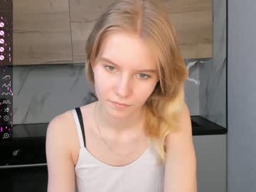 girl
        lizbethberner cam image #3607691
