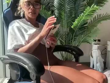 girl
        therealscarlitscandal cam image #4780152
