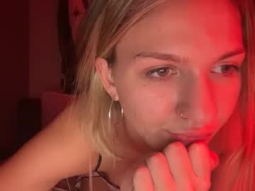 girl
        c302400 cam image #5346225
