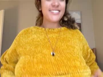 girl
        dreamyriri cam image #3236686