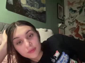 girl
        fairygirlcait cam image #4065539