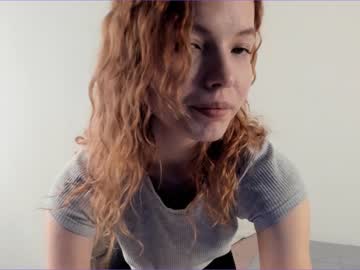 girl
        grizzly_vibe cam image #3954623
