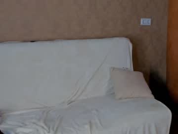 girl
        melissaspears cam image #1115609