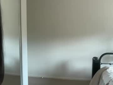 girl
        novamills cam image #6945667