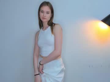 girl
        merciabeer cam image #4047382