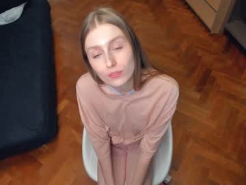 girl
        evamatthews cam image #899638