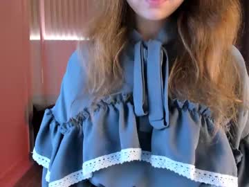 girl
        _achillea_ cam image #2483505