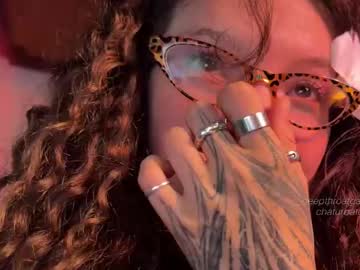 girl
        _deepthroatgalactica cam image #6196955