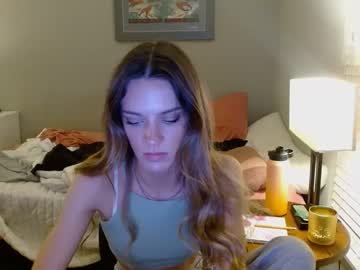 girl
        emmmafox14 cam image #1696312