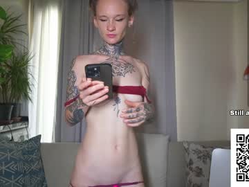 girl
        gingerxsweetness cam image #2235535