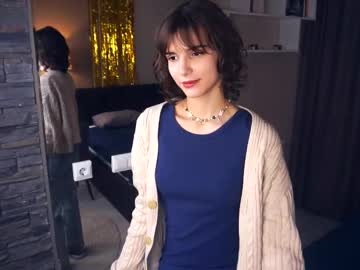 girl
        odettehatt cam image #6239633