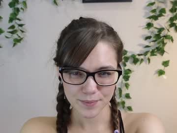 girl
        teresabriggs cam image #2673640