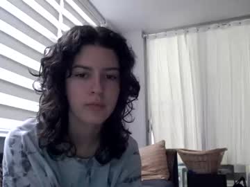 girl
        frenchava cam image #1404273