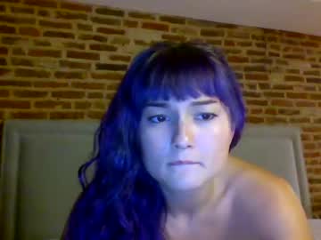 girl
        recklessvibing cam image #1631551