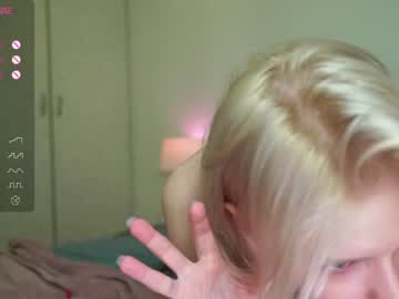 girl
        neondemon_ cam image #3431944