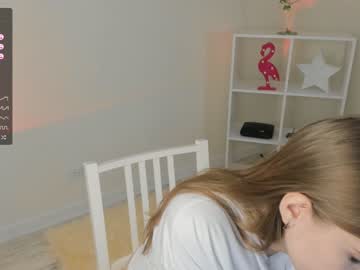 girl
        arky_b1y cam image #2471080