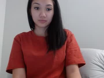 girl
        london_tipton cam image #2370200