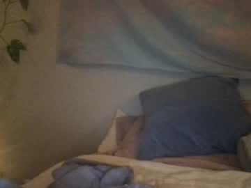 girl
        lilbbygirl100 cam image #452738