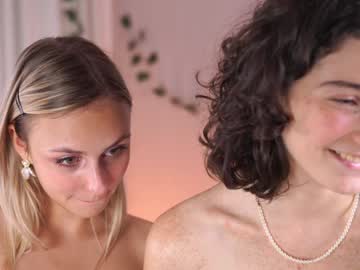 girl
        you_fell_in_love cam image #5590884