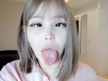 girl
        shy_dy cam image #1491077