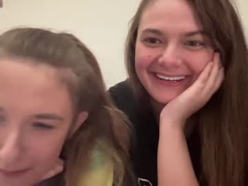 girl
        tanawaters cam image #709935