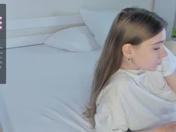 girl
        arky_b1y cam image #2701627