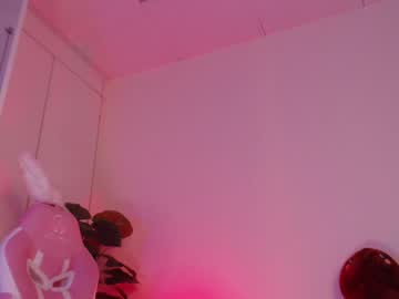girl
        mynameisnikki cam image #2537019