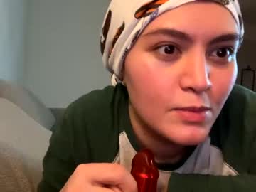 girl
        2smallhands cam image #3198972