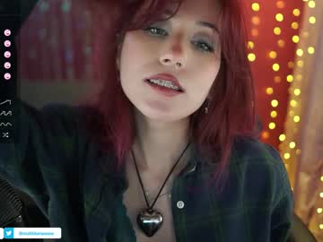 girl
        greeny_mat cam image #4206035