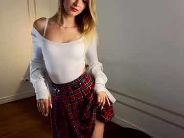 girl
        maudfitt cam image #4597281