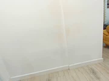 girl
        ehotlovea cam image #60329