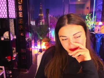 girl
        alma_pearl cam image #252033