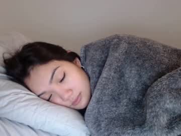 girl
        london_tipton cam image #2931989