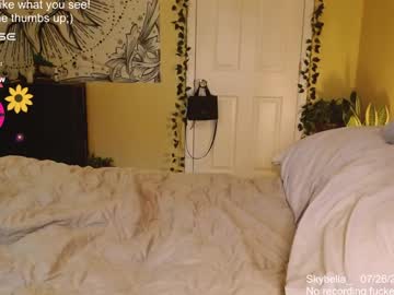 girl
        skybella_ cam image #4679330