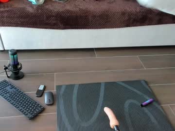 girl
        angel_face_devil_mind cam image #3837733