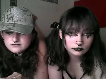 girl
        kiss4p cam image #4495451