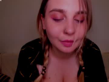 girl
        sweetmila1 cam image #4384704