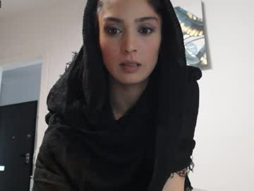 girl
        persian_baddie cam image #1843633